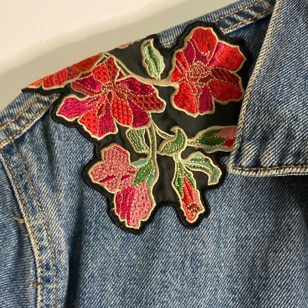 Aritzia Little Moon Dianthus Blue Denim Jacket with Colorful patchwork small - Picture 3 of 11
